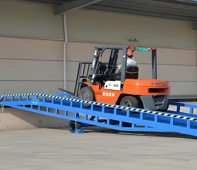 伊州移动式卸货平台（叉车用）